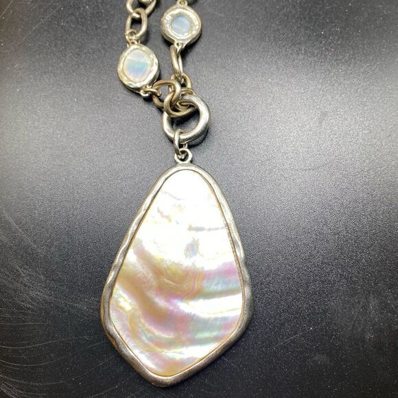 Silver tone mother of pearl drop necklace with small accent pieces adjustable - Picture 8 of 8